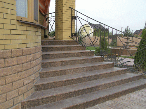 Гранит Межеричский. Лестница, фонтан, крышка фонтана